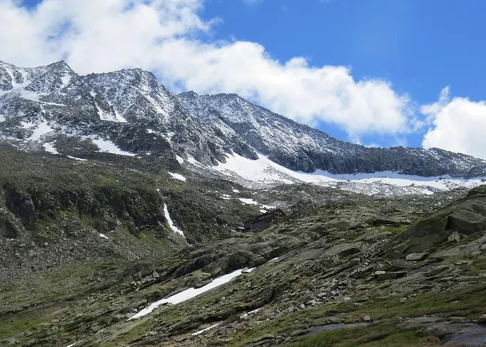 Ramona Daire Hainzenberg